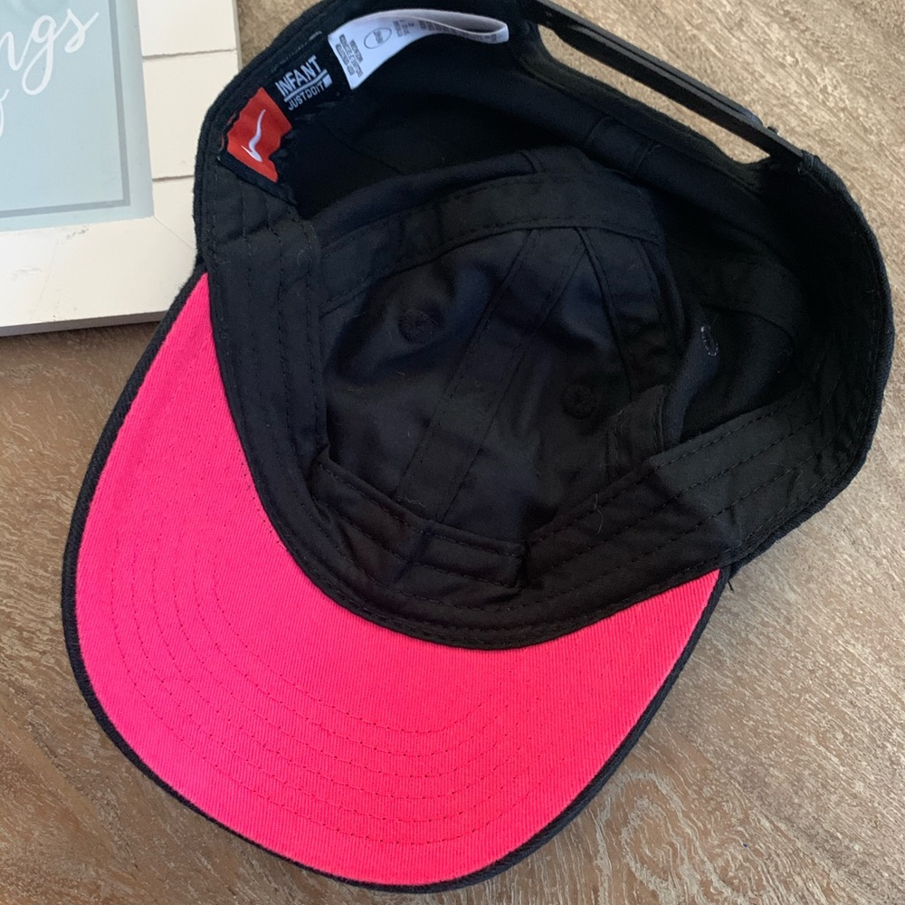 Infant Nike hat - Picture 2 of 4